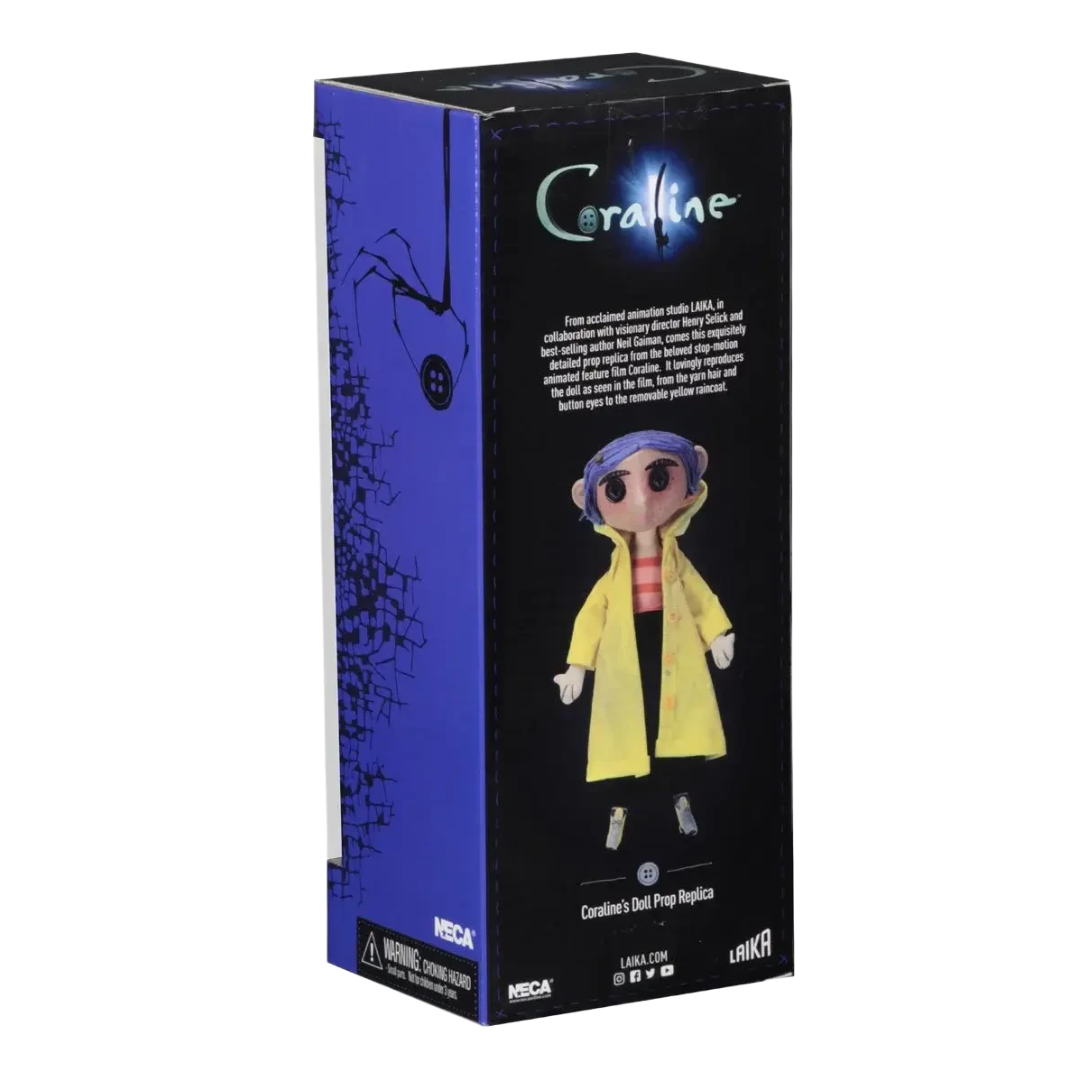 Coraline 1/1 Doll Prop Replica (Ojos de Boton) - Coraline y la Puerta Secreta NECA