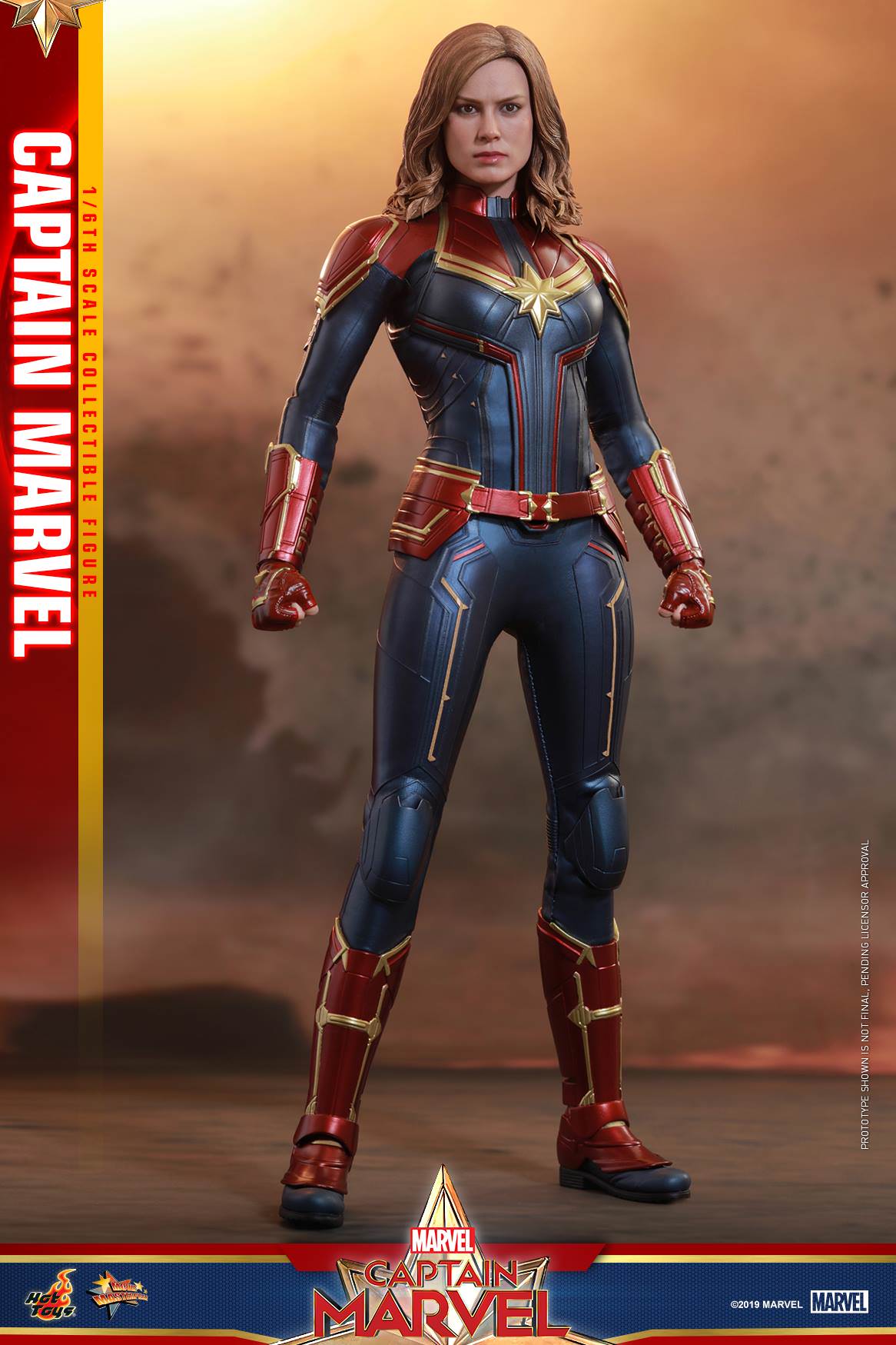 Captain Marvel 1/6 - Captain Marvel Hot Toys