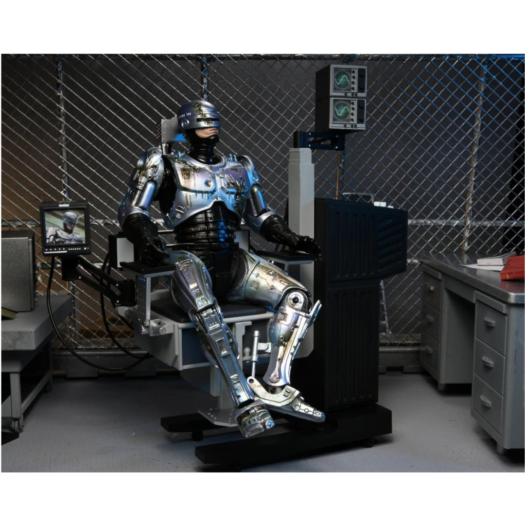 Battle Damaged RoboCop with Chair Ultimate - Robocop NECA