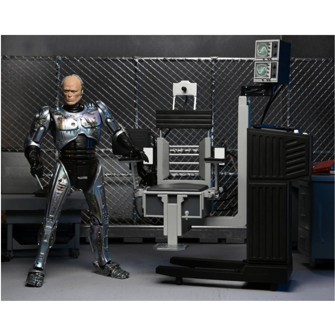 Battle Damaged RoboCop with Chair Ultimate - Robocop NECA